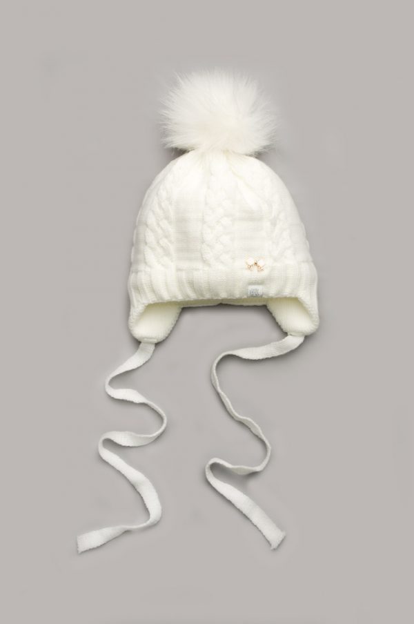 зимняя шапка на завязках с помпоном для девочки