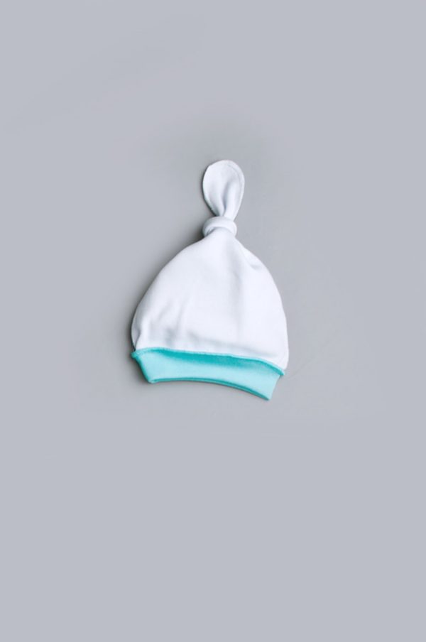 белая с голубым шапочка с узелком для новорожденного купить Харьков
